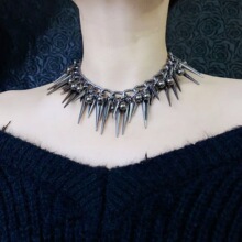 小众设计感铆钉圆珠流苏链条项链女轻奢时尚新款潮酷高级感锁骨链