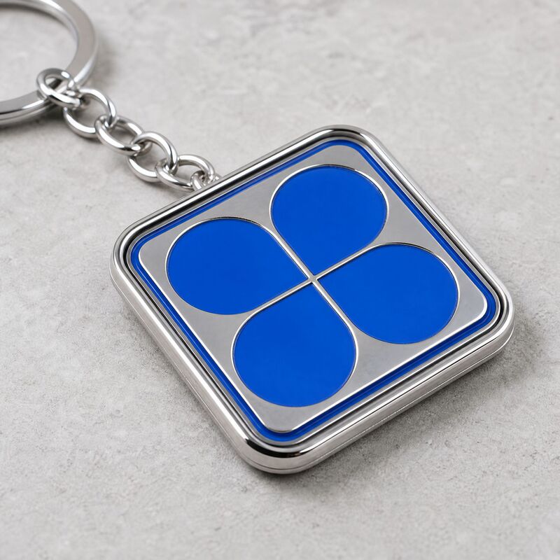 Four-leaf clover lucky charm metal keychain, simple and versatile pendant, creative gift accessory wholesale Four-leaf clover lucky charm metal keychain, simple and versatile pendant, creative gift accessory wholesale