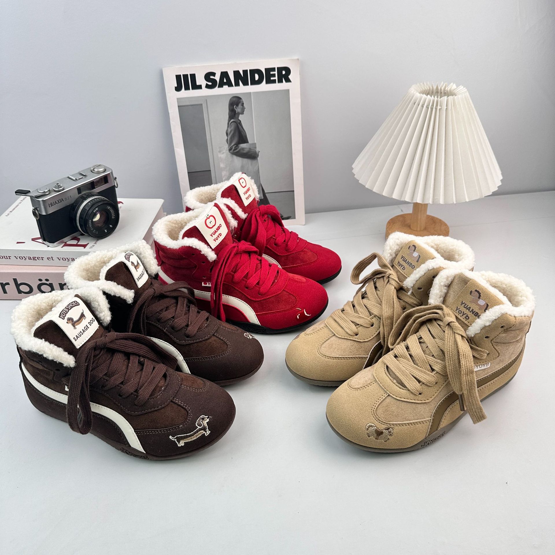 Zapatos de mujer y zapatos de madera de vello de mujer calentamiento de algodón, zapatos de cabello nicho, zapatos de cabello de algodón, zapatos de entrenamiento de pequeña división de cabello