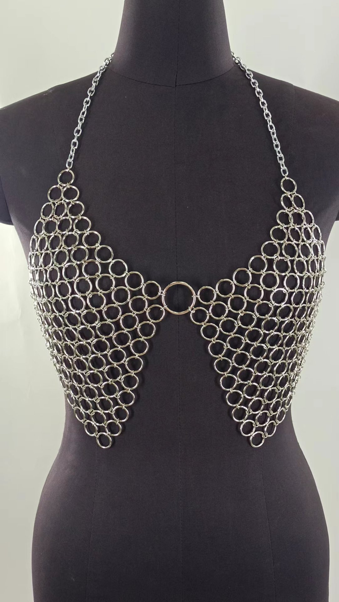 MW3149 European and American vest sexy personality small ring hanging neck V-neck chest backless small vest body chain
