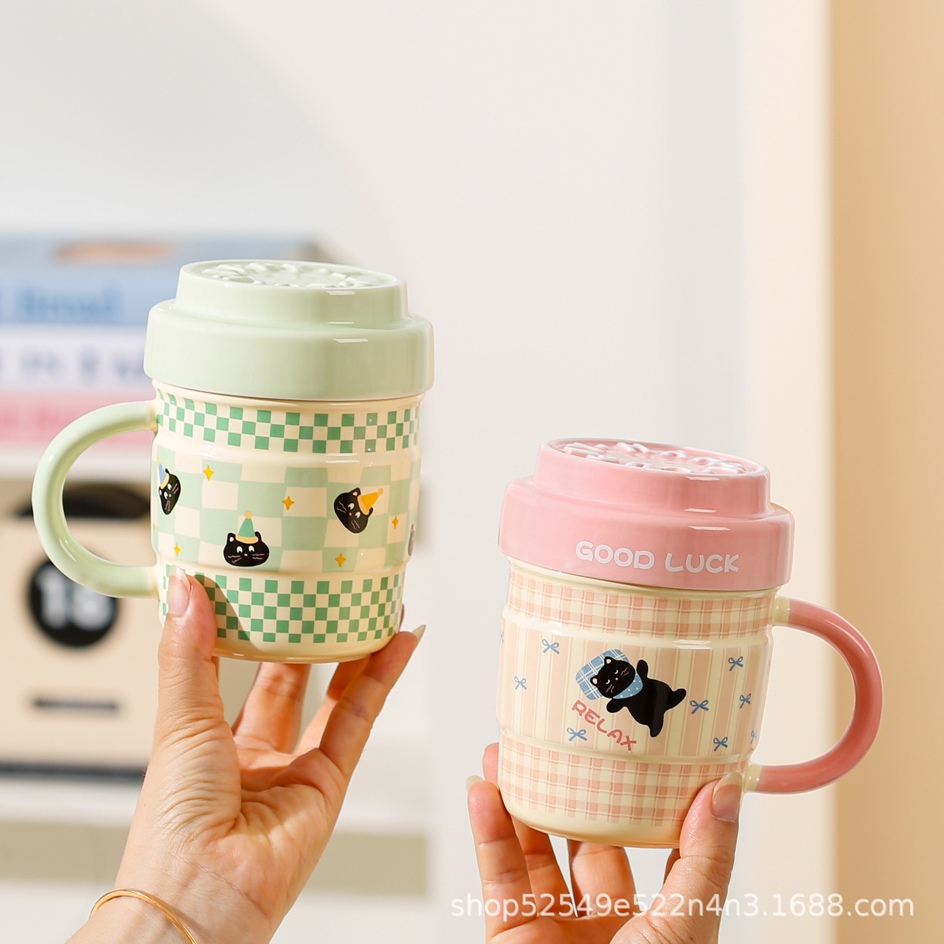 Taza de cerámica de alto valor con tapa de caricatura gato negro taza de regalo de cumpleaños regalo de mano taza de agua bebida pareja de oficina