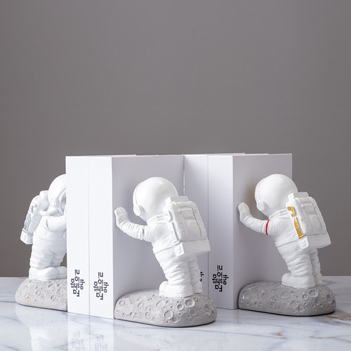 Simple and creative astronaut book back, character bookend clip, entrance bookcase, office desktop decoration, study decoration