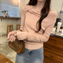 法式斜领压褶针织打底衫女装潮2025秋季新款韩系设计感气质短上衣