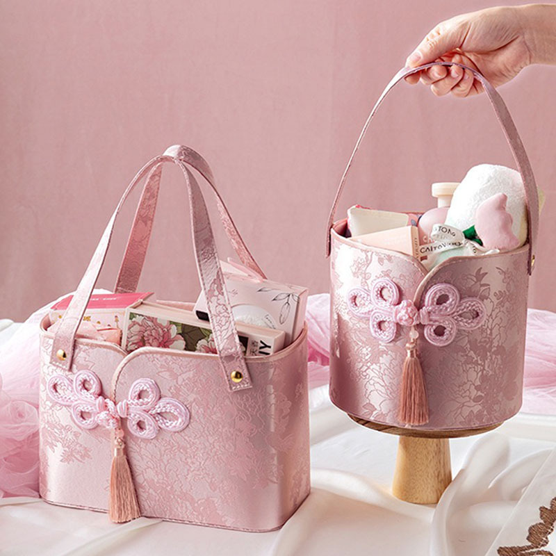 Pink Cheongsam Gift Box with High-End Feel for Wedding Maid, Elegant Purple and Red Round Cylinder Handbag Flower Basket