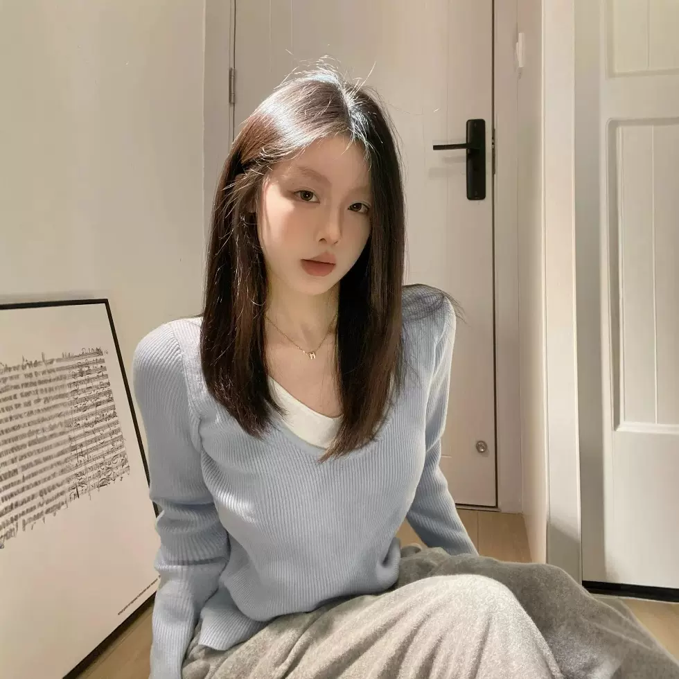 假两件蓝色v领长袖针织衫女秋冬早春薄款内搭打底衫毛衣针织上衣