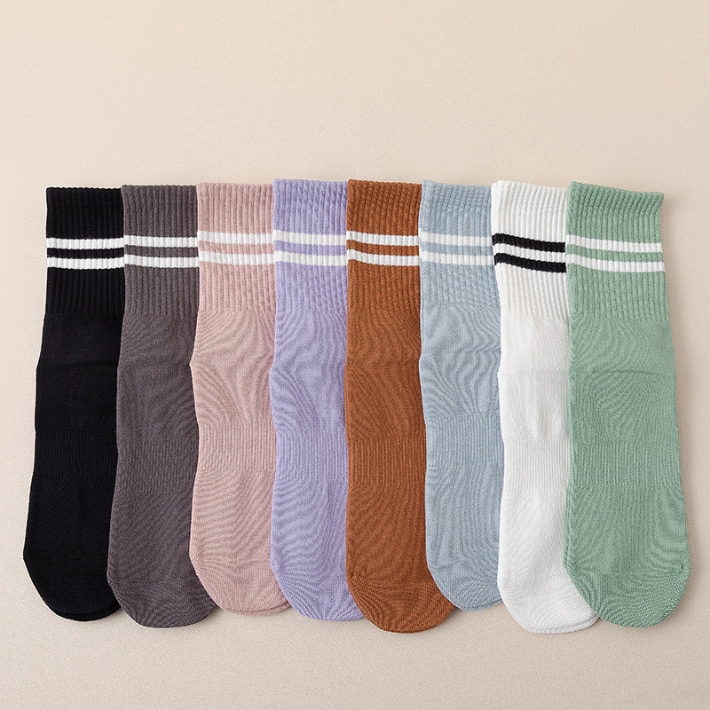 Calcetines de Pilates para mujer, calcetines deportivos de yoga de dos rayas a media pantorrilla, calcetines de suelo profesionales antideslizantes para adultos