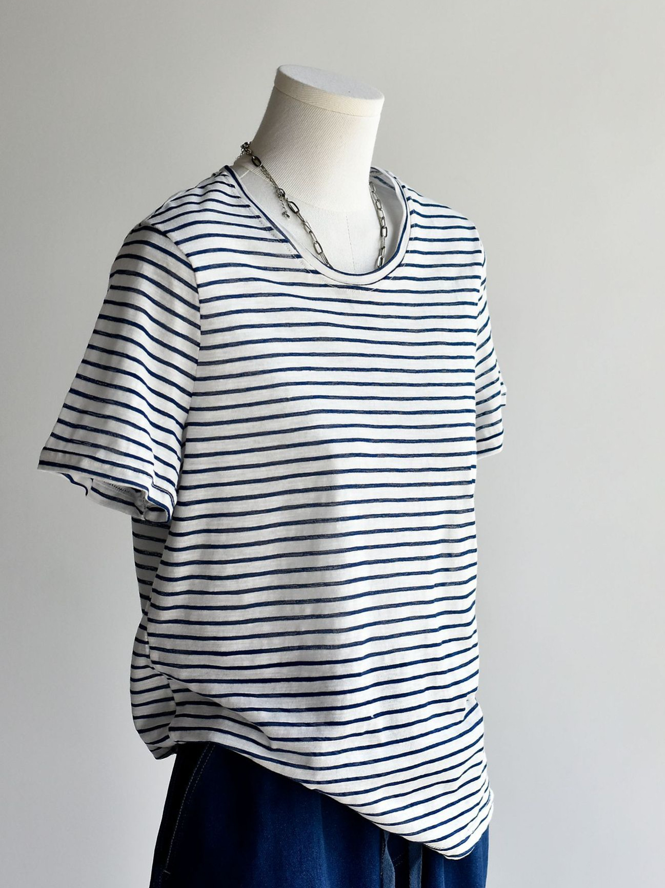 Navy summer cotton short sleeve T-shirt with a round collar