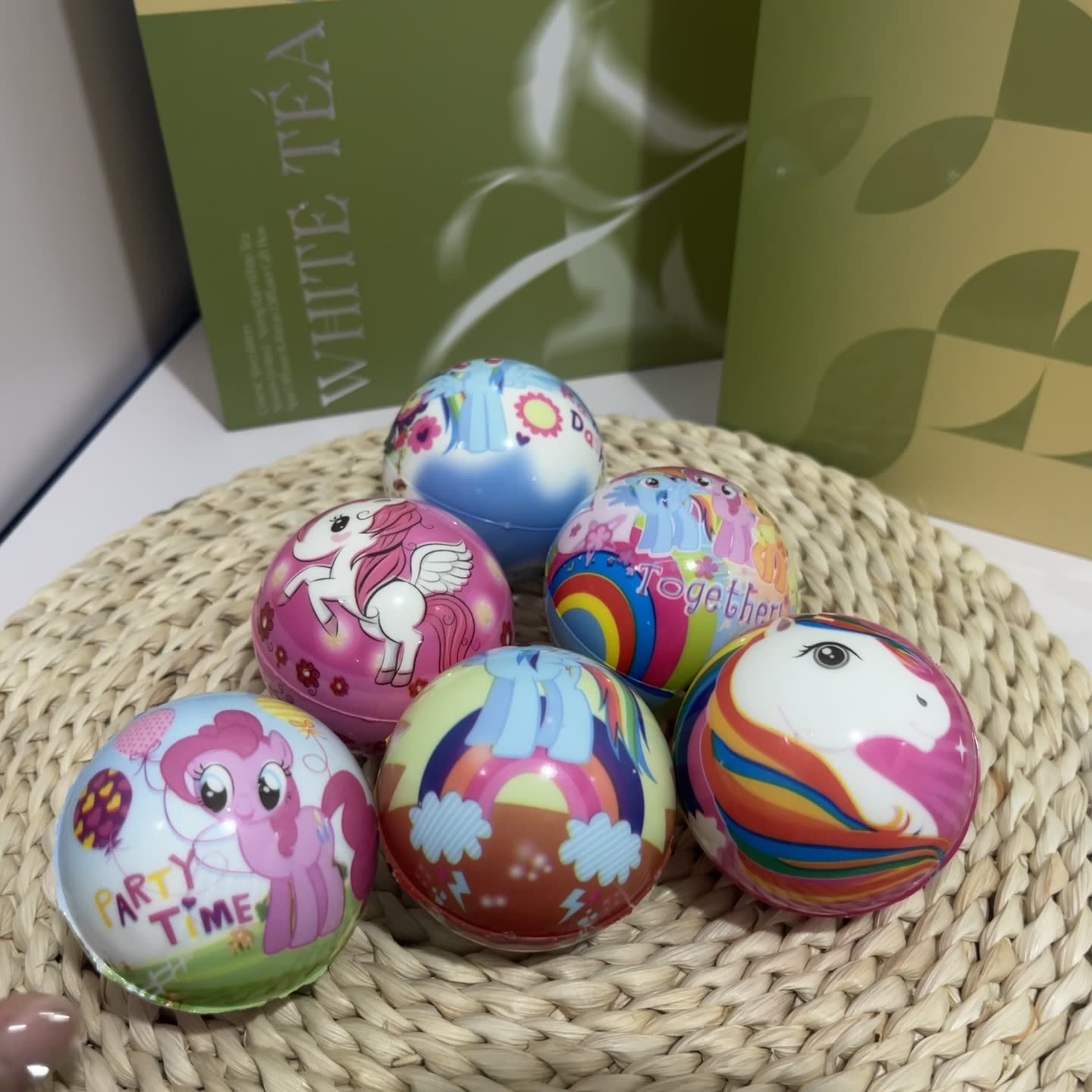 爆款高弹力球三丽鸥6cm运动洞洞球炫彩涂鸦蜂窝pu现货批发慢回弹