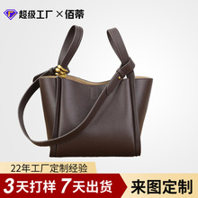 �����^��ţƤ�˻@�Ӱ�������������ƤŮ���߼��Іμ�����ˮͰ��