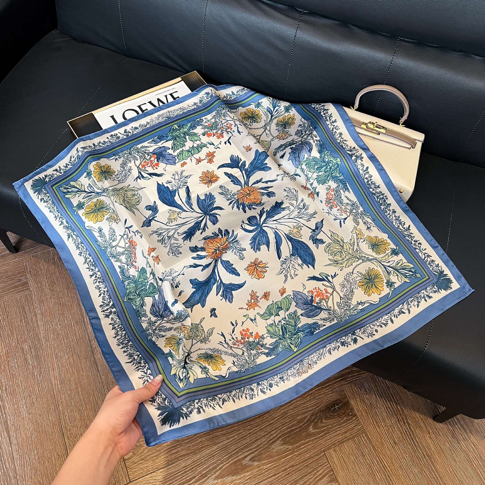 Nueva bufanda de seda de las mujeres de moda del todo-fósforo de alto grado pequeña bufanda cuadrada estilo coreano bufanda de cuello primavera y otoño bufanda retro bolsa de corbata image 123