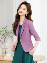 �\�д����߷���С���b����Ů���ļ�2025�¿������@��С���Ӹ�Ʒ�|