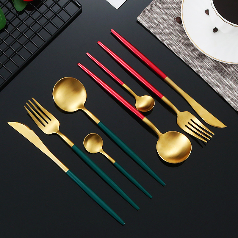 Cuchillo de vajilla de acero inoxidable 304, tenedor y cuchara transfronterizo portugués vajilla occidental cuchillo de carne, tenedor y cuchara caja de regalo de cuatro piezas