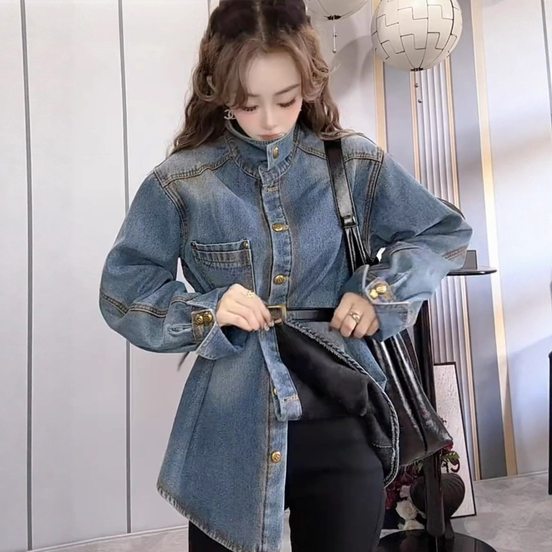 Gorgeous Fleece-Lined Denim Shirt for Women, Winter 2025 New Vintage Style with a High-End Feel, Gold Button Thickened Shirt Jacket Gorgeous Fleece-Lined Denim Shirt for Women, Winter 2025 New Vintage Style with a High-End Feel, Gold Button Thickened Shirt Jacket
