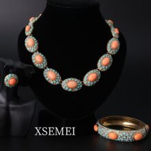 �ع��͹���Ȼʯ�M��Ƕ�朶�����C���b���|���