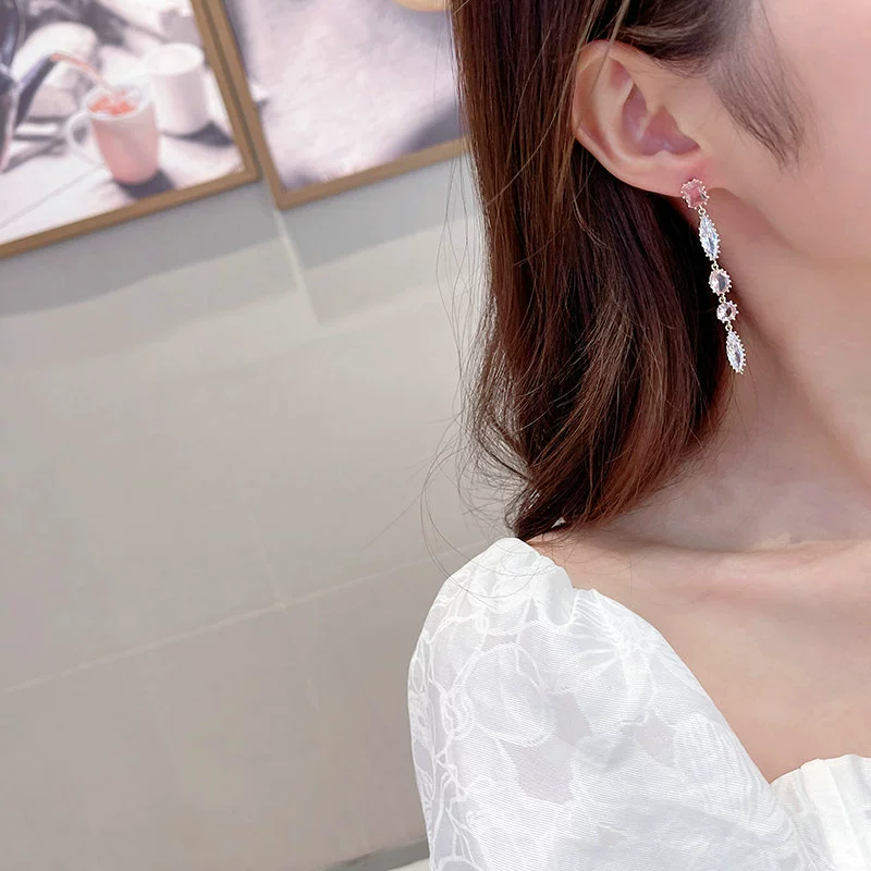 Серебряная игла, длинные серьги для скульптурирования лица, цирконий, образец серебро 925, стиль легкая роскошь, высокий качество