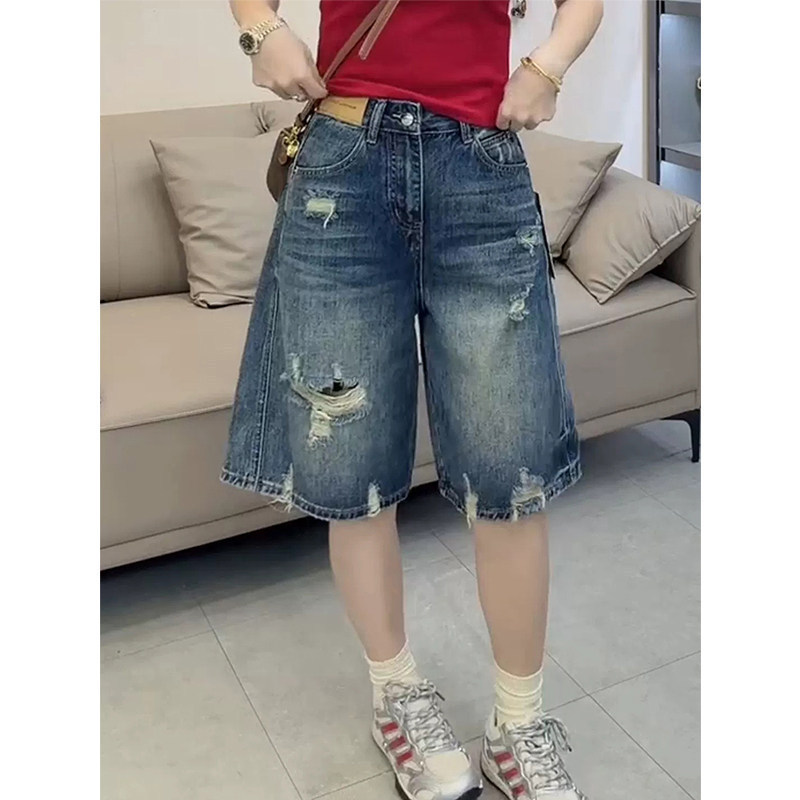 Plus-size ripped A-line denim shorts for women, summer vintage American style high-waisted straight wide-leg mid-length pants for plus-size women Plus-size ripped A-line denim shorts for women, summer vintage American style high-waisted straight wide-leg mid-length pants for plus-size women