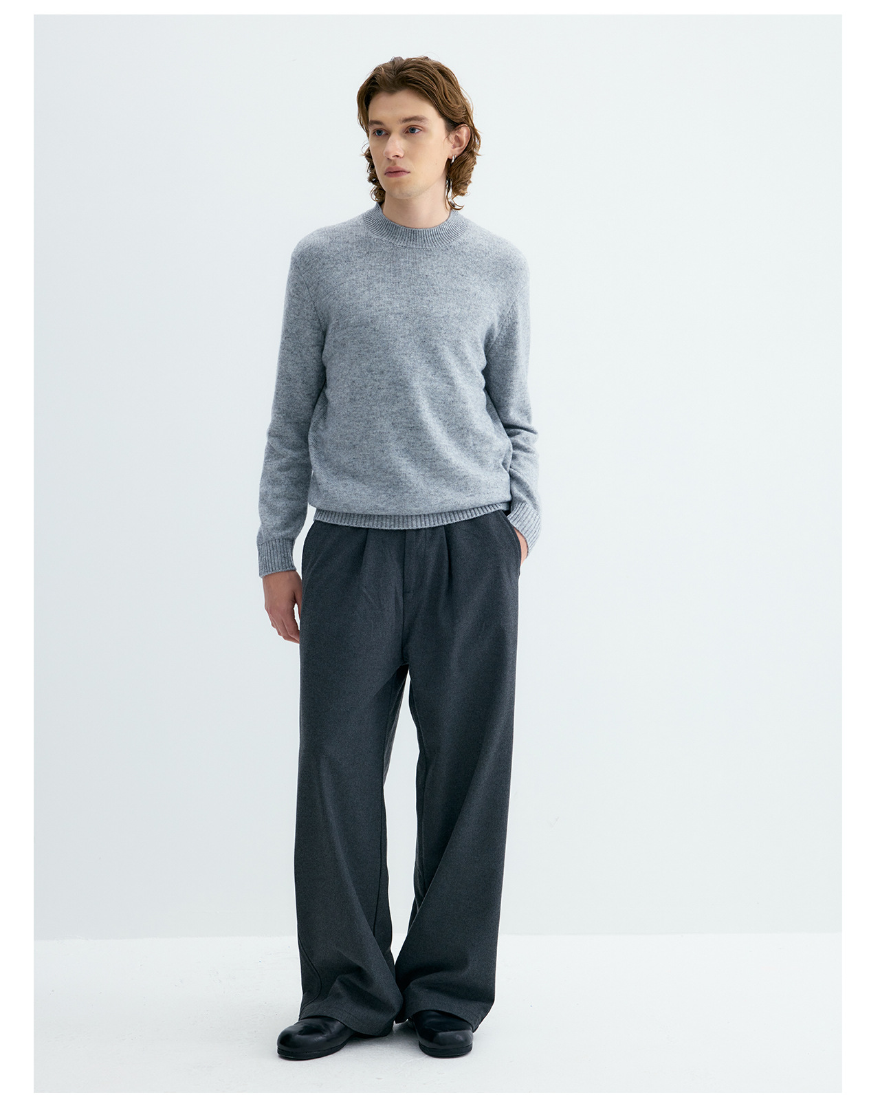 UNF 430g Snowflake Crewneck Wool Sweater