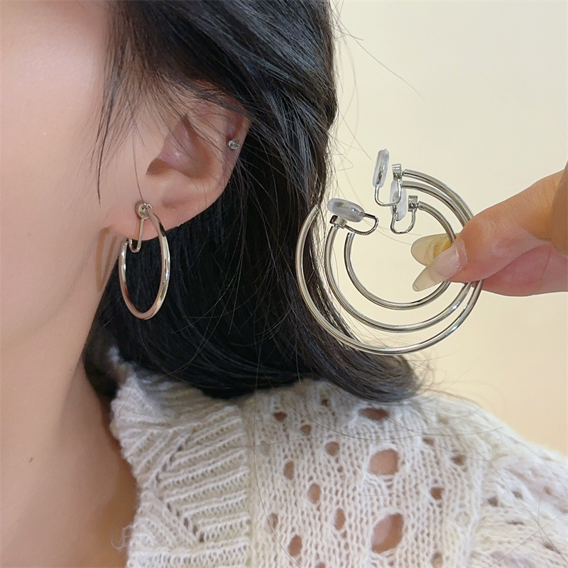 Zhao Rusi's Same Style with Simple Ring Mosquito Incense Plate Ear Clip without Ear Holes Women's Simple Atmospheric Commuter All-match High-end Ear Ring