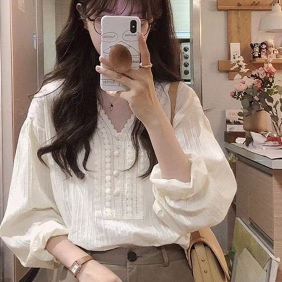 French-style autumn long-sleeve shirt with unique design, loose lace top, thin outerwear with a sense of design French-style autumn long-sleeve shirt with unique design, loose lace top, thin outerwear with a sense of design