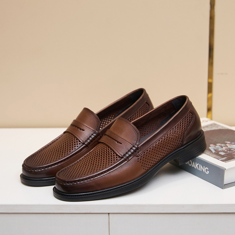 Leather hollow breathable men's business casual leather shoes cover foot punching professional men's shoes_voghion.com