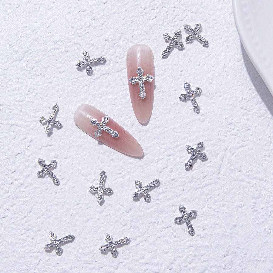네일 아트 쥬얼리 크로스 합금 쥬얼리 핑크 슈퍼 플래시 전체 다이아몬드 레트로 실버 크로우 하트 네일 쥬얼리 도매