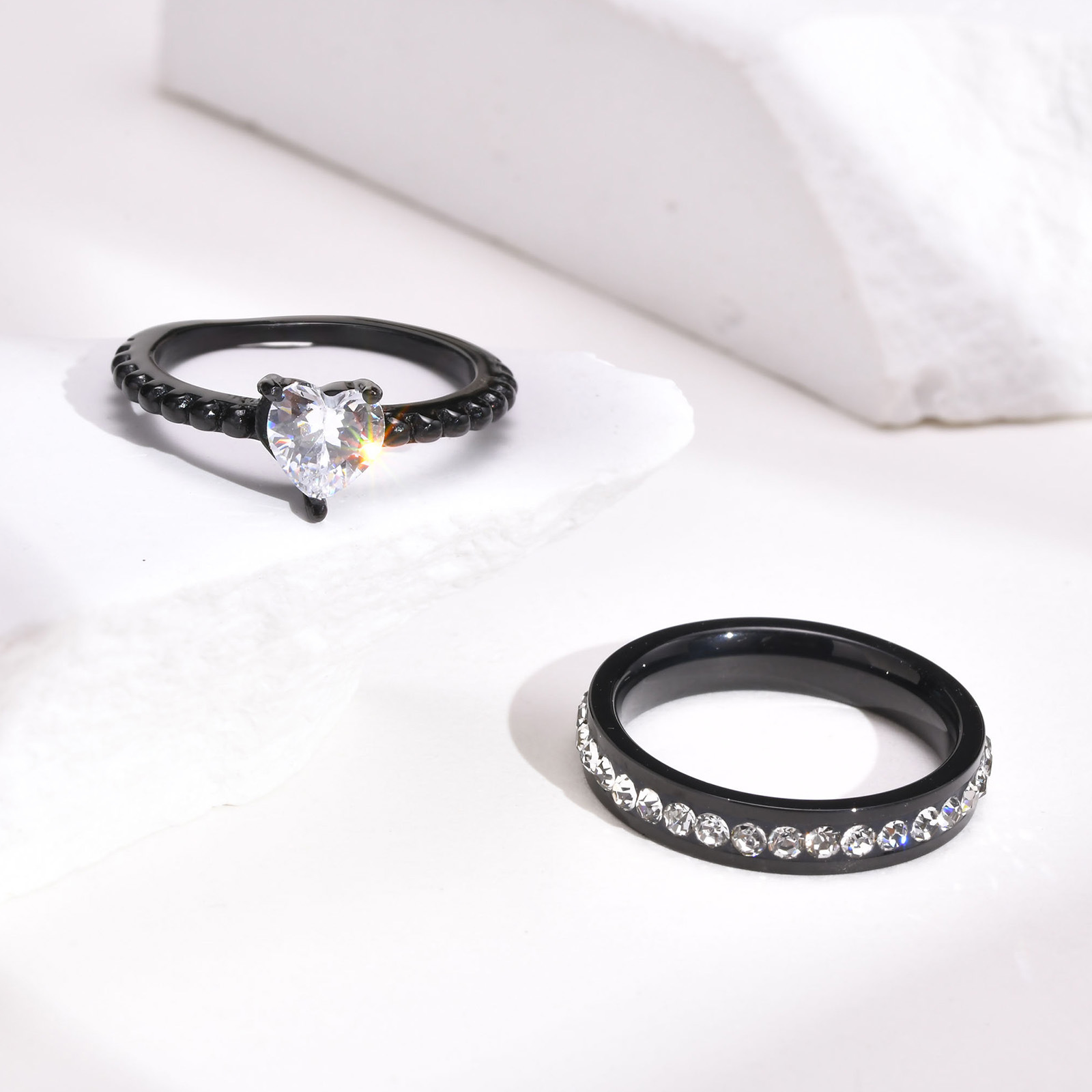 Retro Geometric Heart Shape Stainless Steel Inlaid Zircon Rings