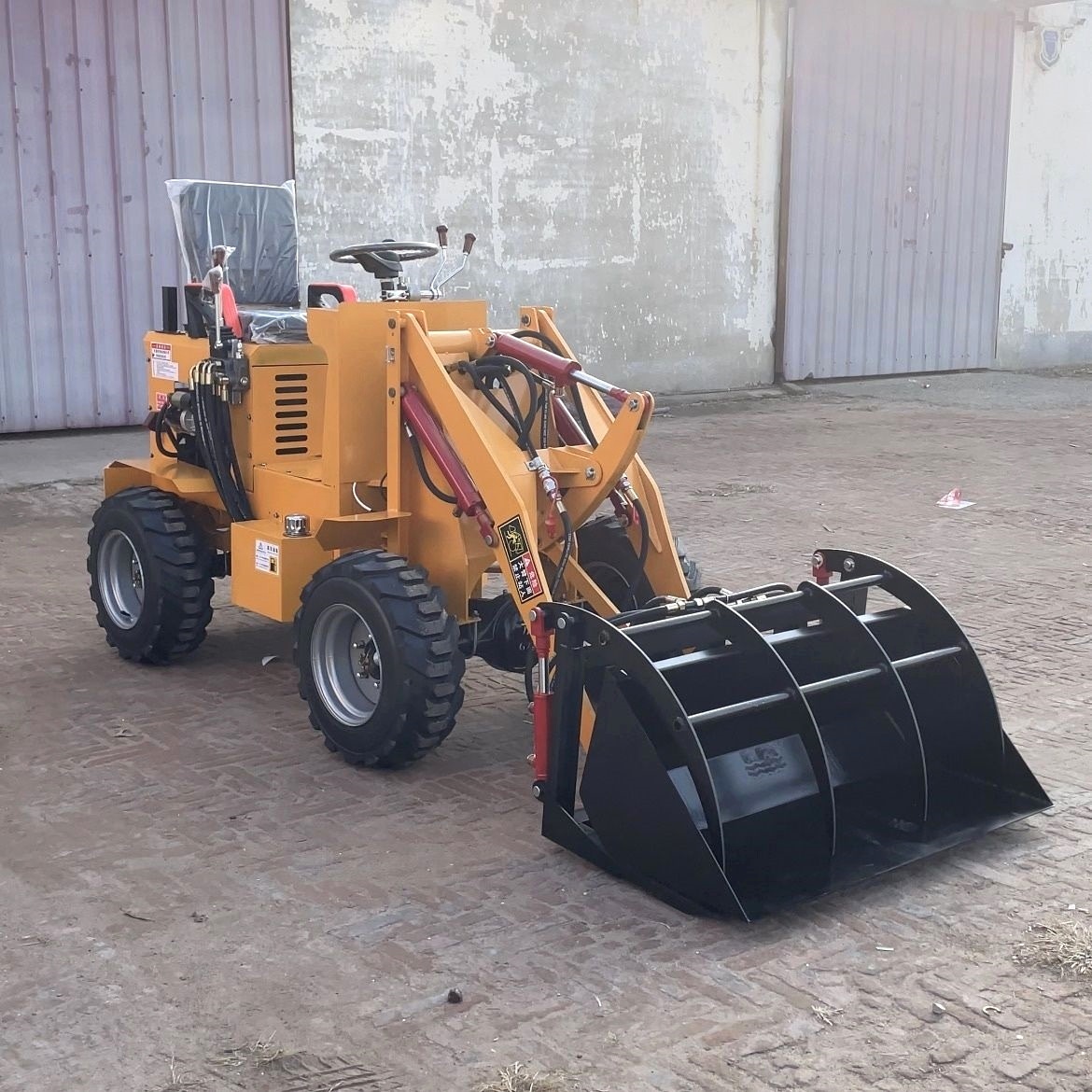 柴油四驱铲车装载机家用农用养殖场清粪建筑工地推土机小型铲车