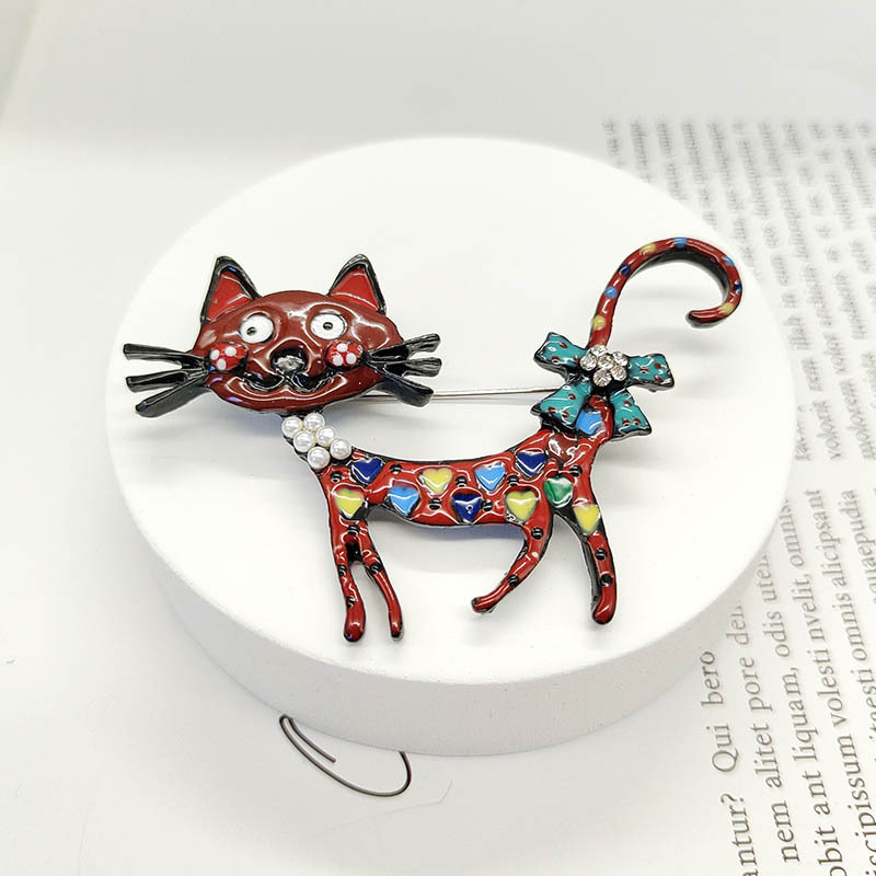 New Cartoon Enamel Cat Brooch, High-End Niche Corsage, Pearl Retro Brooch, Clothing Accessories, Wholesale for Women