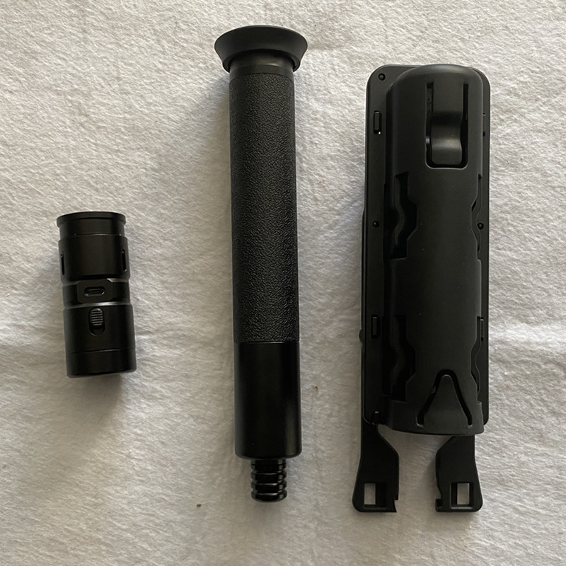 甩棍带手电机械棍三节防身防暴机械棍可装手电筒甩棍