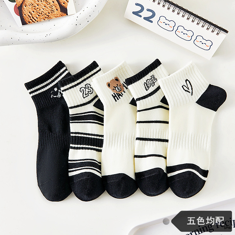 Calcetines de mujer para primavera y otoño con diseño de letras, calcetines cortos de moda para mujer, resistentes a los olores, calcetines deportivos de color sólido para verano, estilo corto informal y versátil.