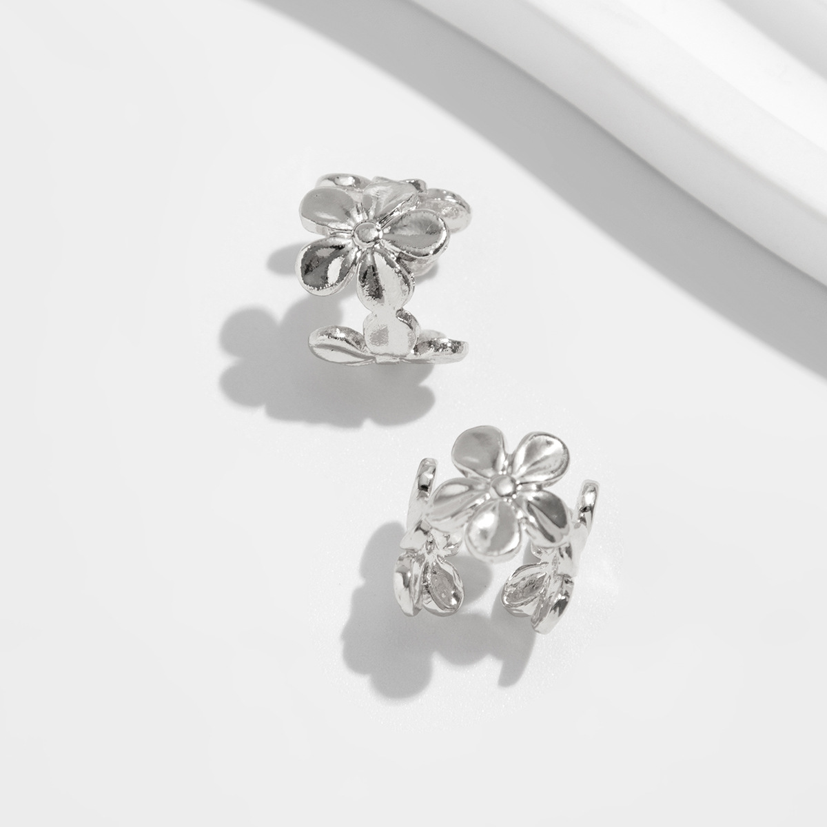 European and American Cross-Border Jewelry Beach Vacation Style Starfish Scallop Pendant Earrings Design Ins Metal Flower Ear Clip undefined