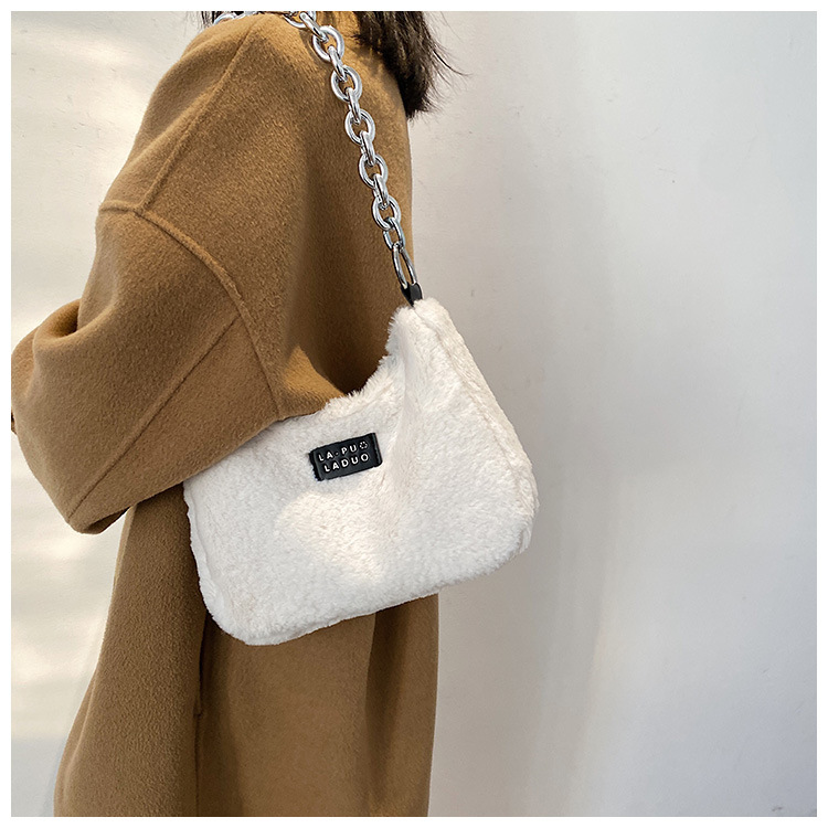 Plush Bag Female Autumn And Winter 2021 New Thick Chain One Shoulder Messenger Underarm Bag display picture 12