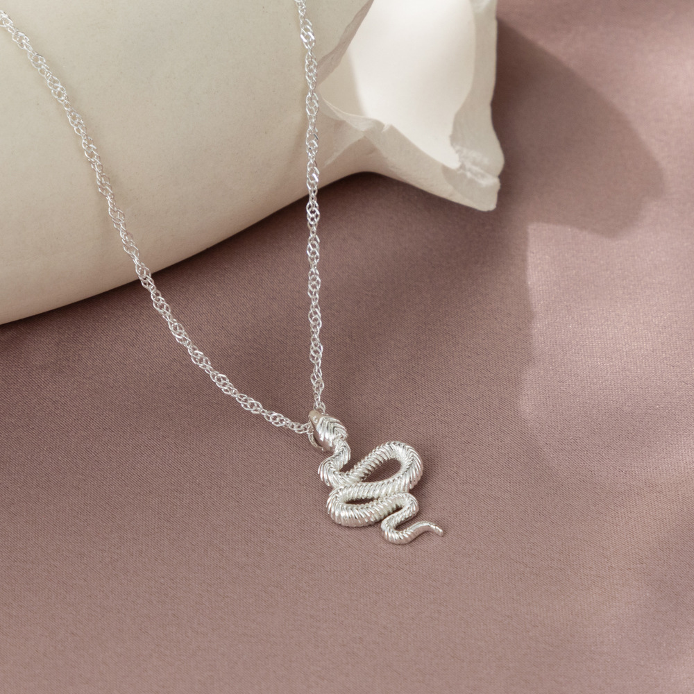 Cobra Pendant Necklace Silver