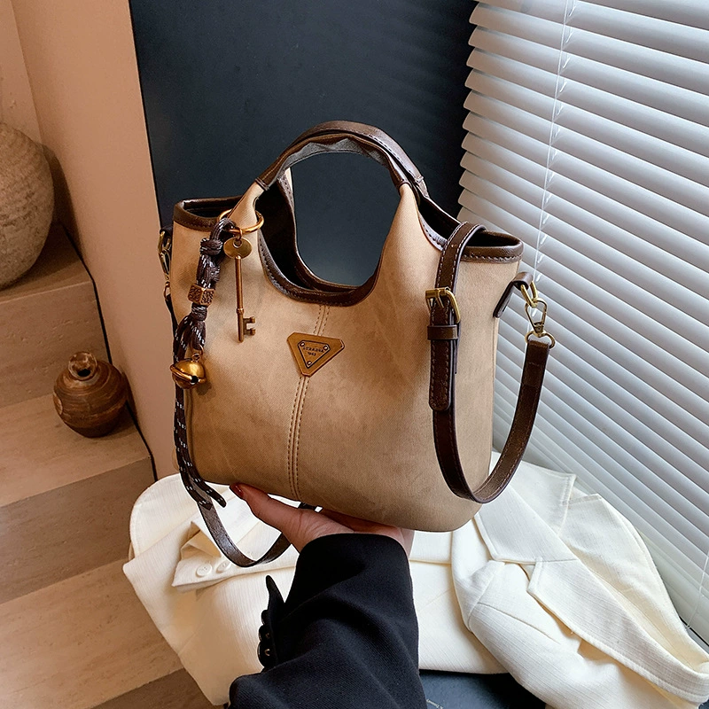 Universal shoulder bag, demi-season capacious one-shoulder bag, high-quality style