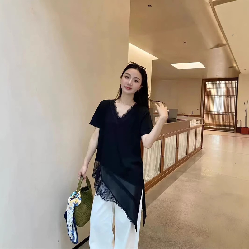 Lace-Trimmed Black V-Neck Short-Sleeve T-Shirt for Women, 2026 Spring/Summer New Style, Plus-Size, Tummy-Concealing, Asymmetrical Top