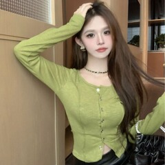 竹節綿の緑色の長袖のtシャツの女性の秋冬の新型の純粋な欲のギャルの修身の短い上着の中で底のシャツを掛けます。