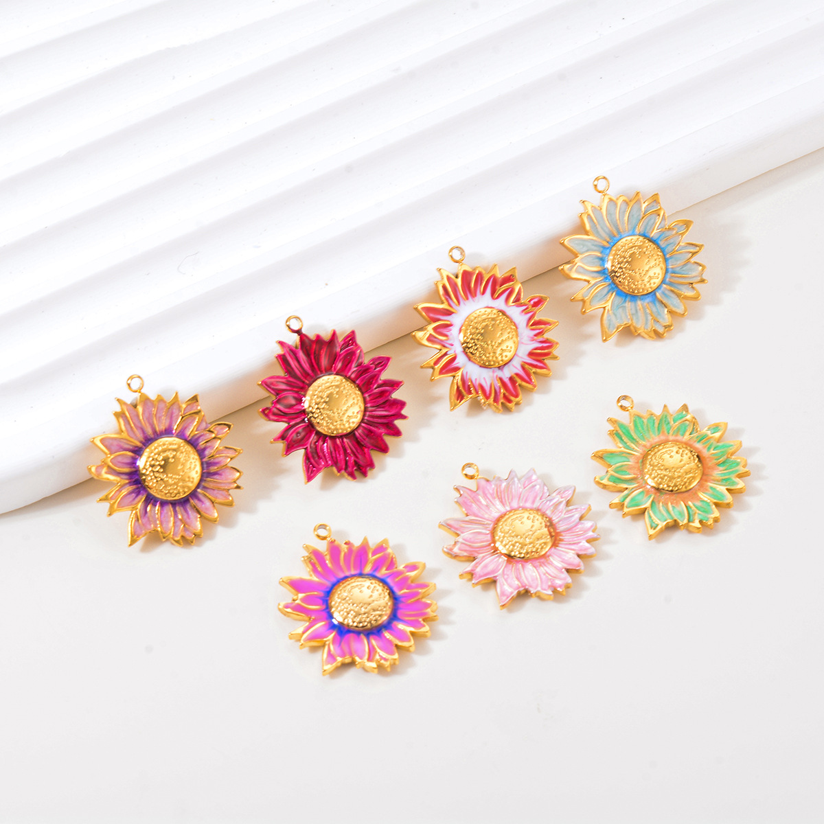Sun, Flower Pattern Elegant Style 3 Pieces 304 Stainless Steel PVD Coated Sun Flower Pendant DIY Jewelry Accessories