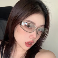 2025ŷ��Y2K���÷�̫�����Ƽ��и���խ��ī���οս����������о�