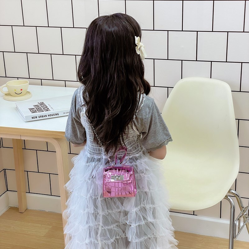 子供の韓国スタイルのチェーンバッグ 2025 新しいショルダークロスボディバッグ女の子コインアクセサリーバッグファッションレーザースクエアバッグ|undefined