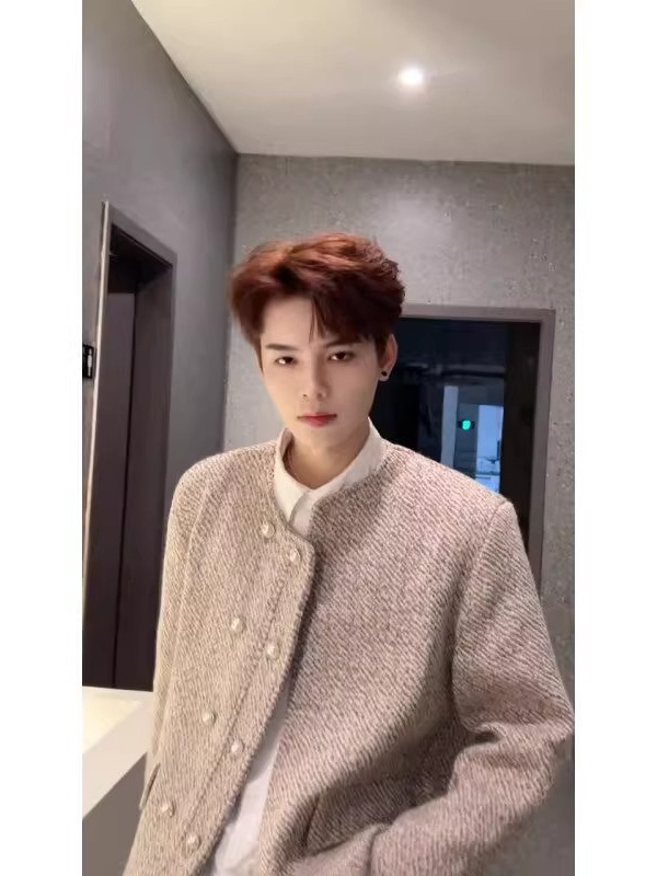 男模穿搭高级感小香风垫肩外套双排扣正肩无领西装轻奢毛呢夹克潮|undefined