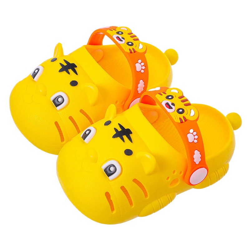 Nuevos zapatos de agujero de bebé zapatillas para niños niñas de verano sandalias antideslizantes para niños pequeños zapatos de bebé para niños