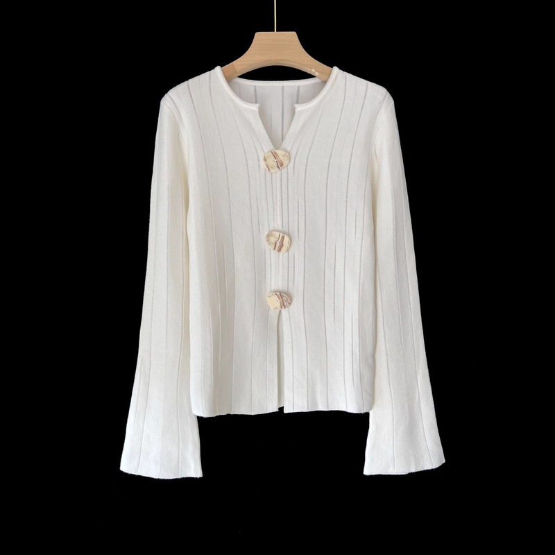 Dense and Soft High-End Cream White Button Knitwear with Slits and Loose Version Niche Design V Neck Bell Sleeve Knitwear