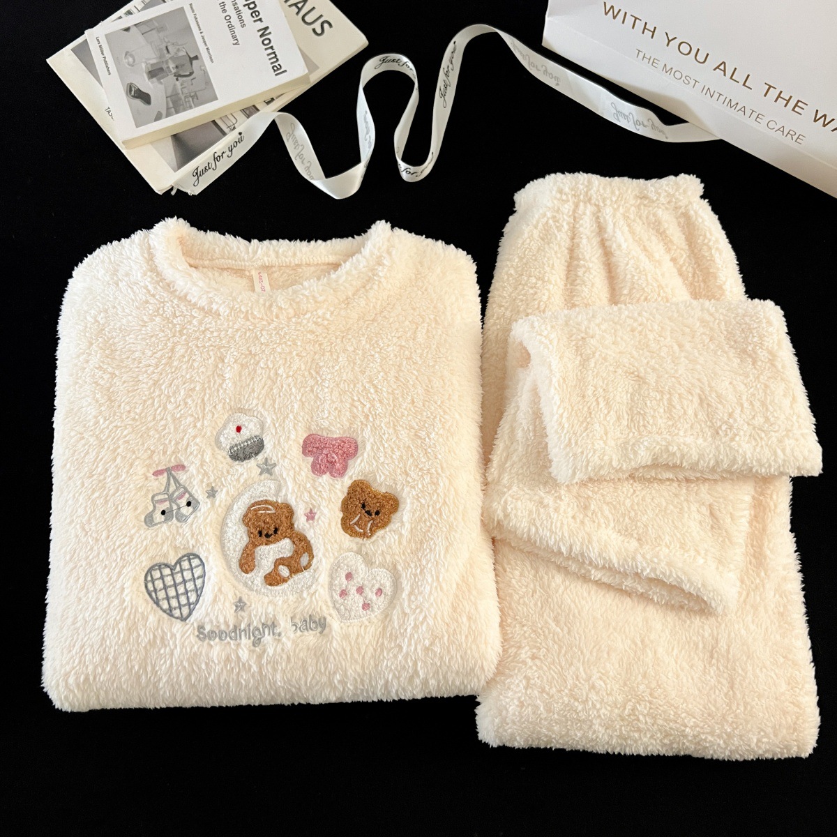 Transfronterizos al por mayor pijamas de otoño y invierno para niñas cálidas de coral de lana dulce dibujos animados casuales manga larga chaqueta explosiva ropa para el hogar