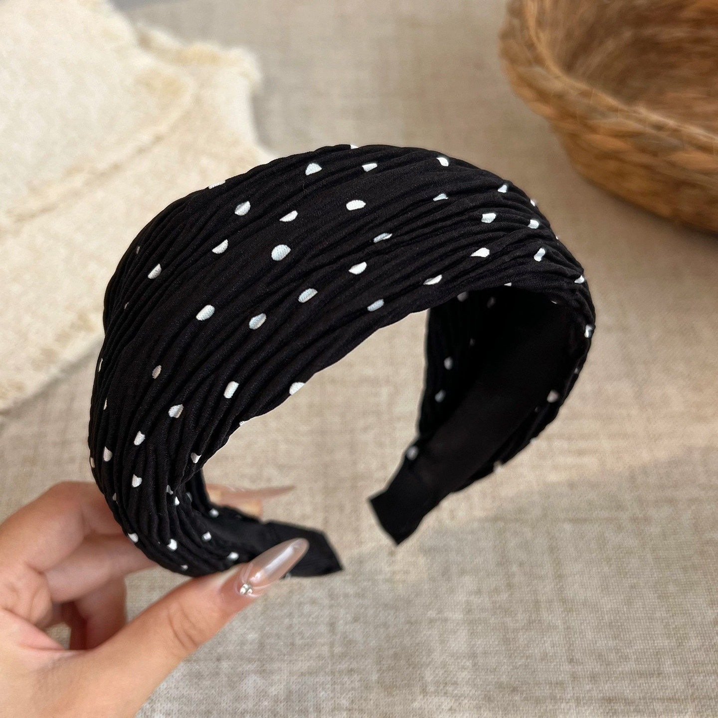 Diadema alta para mujer, nueva colección 2026, accesorio para el cabello estilo Chanel francés, elegante banda ancha para el cabello.