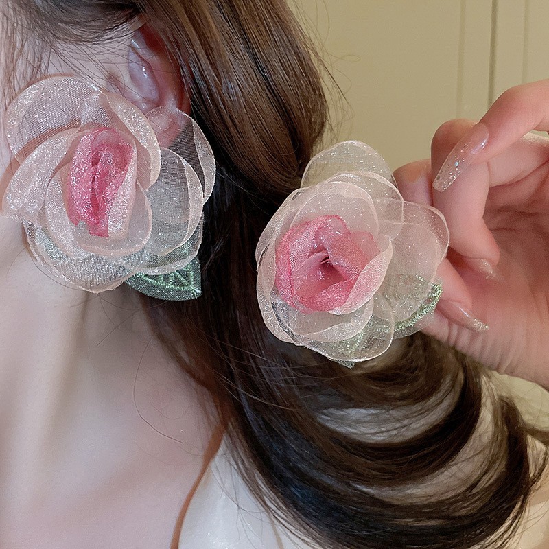 Aguja de plata flor rosa borla estilo vacaciones pendientes verano dulces y exquisitos pendientes pequeños pendientes de diseño fresco mujeres