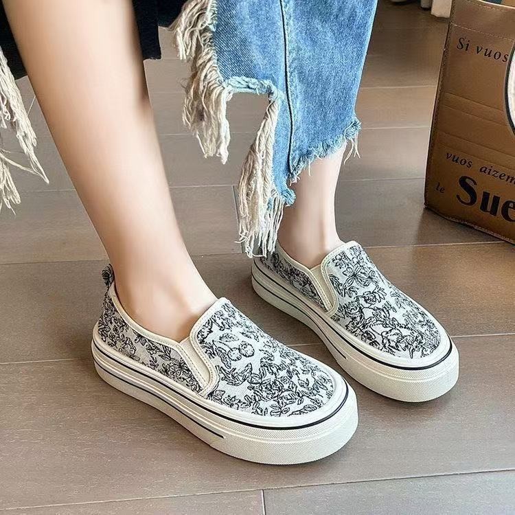 Zapatos de lona plana 2026 verano nuevo perezoso verano nuevo zapatos de mujer transpirables zapatos casuales para mujeres image 2