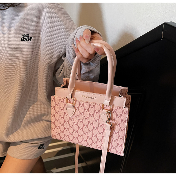 510g Weight Zipper Closure Type Single Shoulder Strap Strap Type Shoulder Bag Bags Type Casual Occasion Pu Leather Material Letter Pattern All Seasons Season Women's Gender Streetwear Style Square Shape Small Size Women's Small Pu Leather Letter Streetwear Square Zipper Shoulder Bag 1
