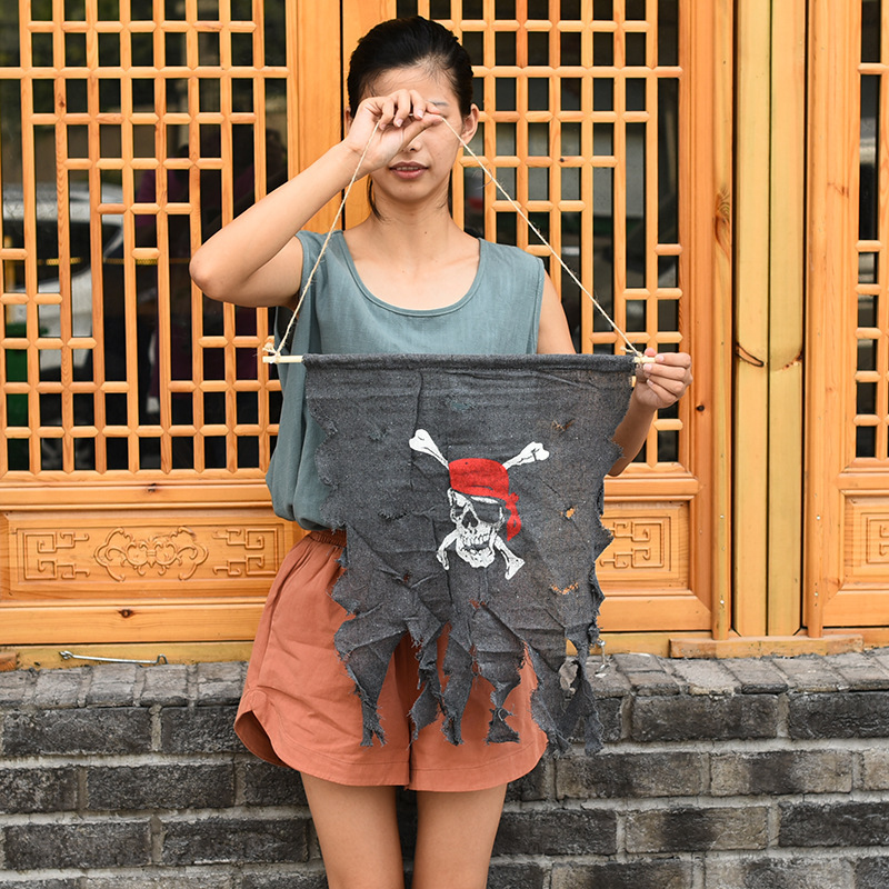 Pequeña bandera pirata gris