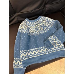日本系のレトロなフェア島のジャカードセーターの女性秋冬の青い雰囲気感があります。