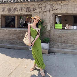 法式荷叶边绿色碎花吊带连衣裙子女夏季2025新款海边度假沙滩长裙